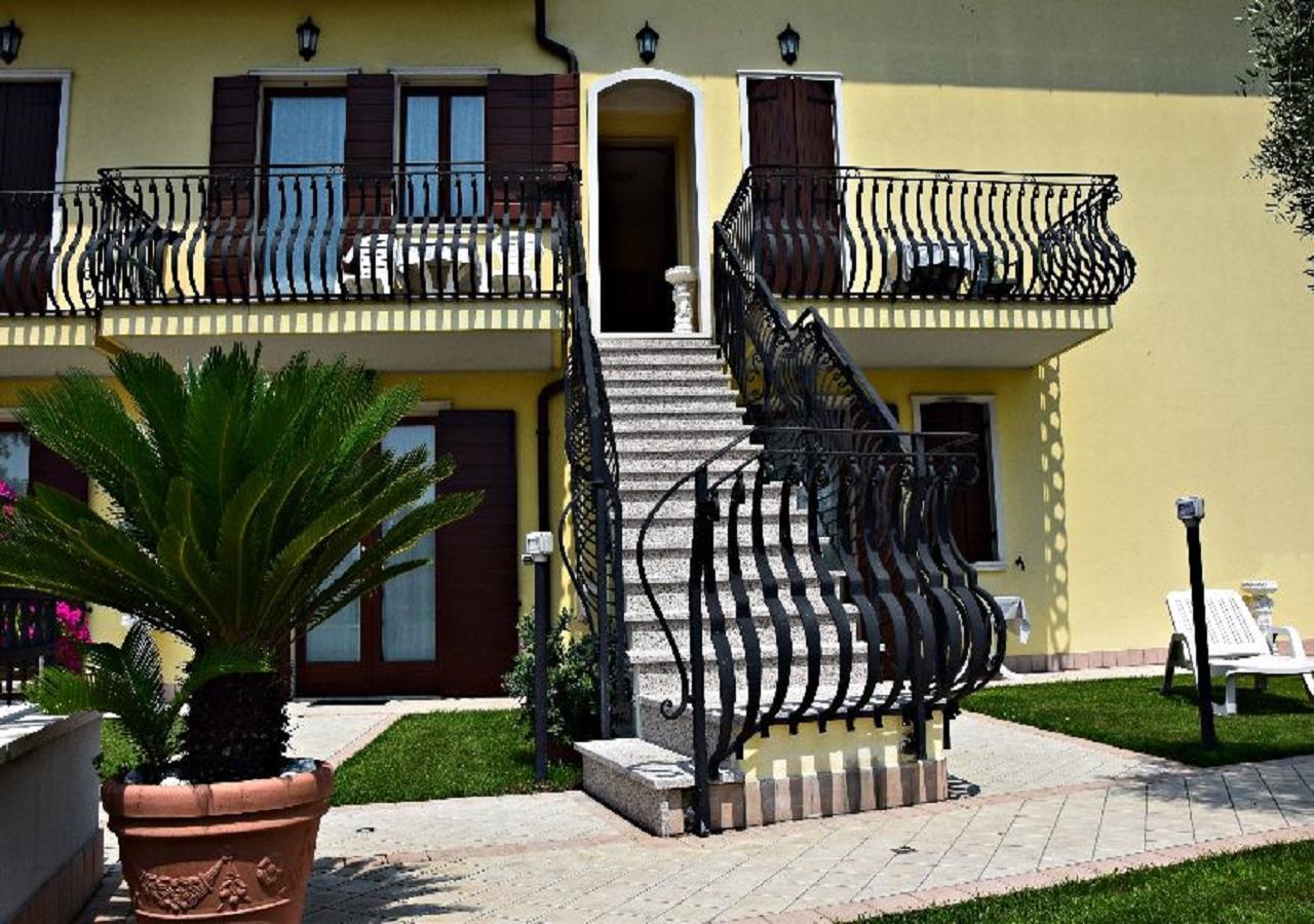 Residenza La Ricciolina Aparthotel Verona Exteriör bild