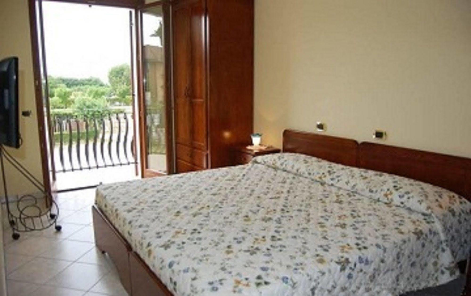 Residenza La Ricciolina Aparthotel Verona Exteriör bild