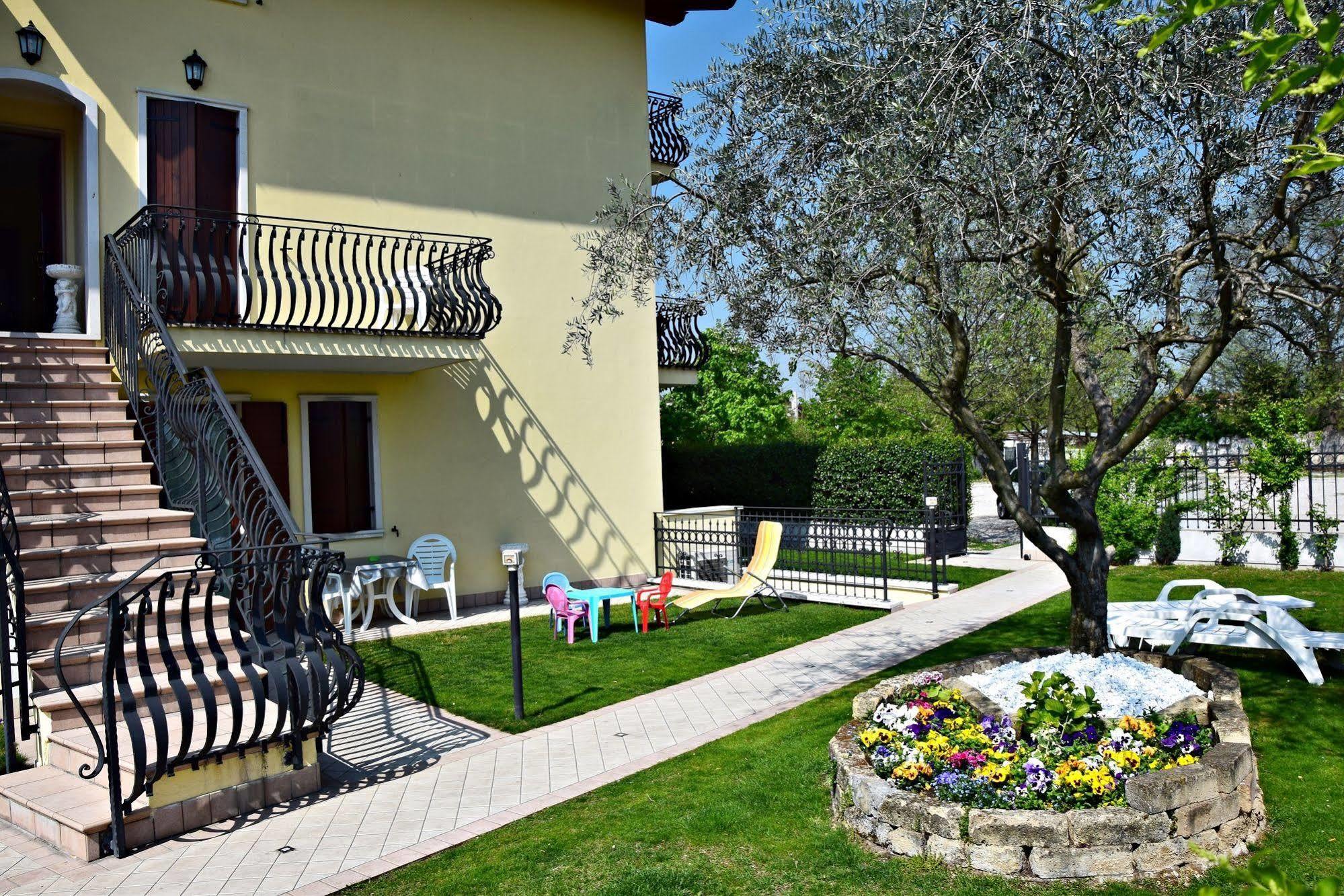 Residenza La Ricciolina Aparthotel Verona Exteriör bild