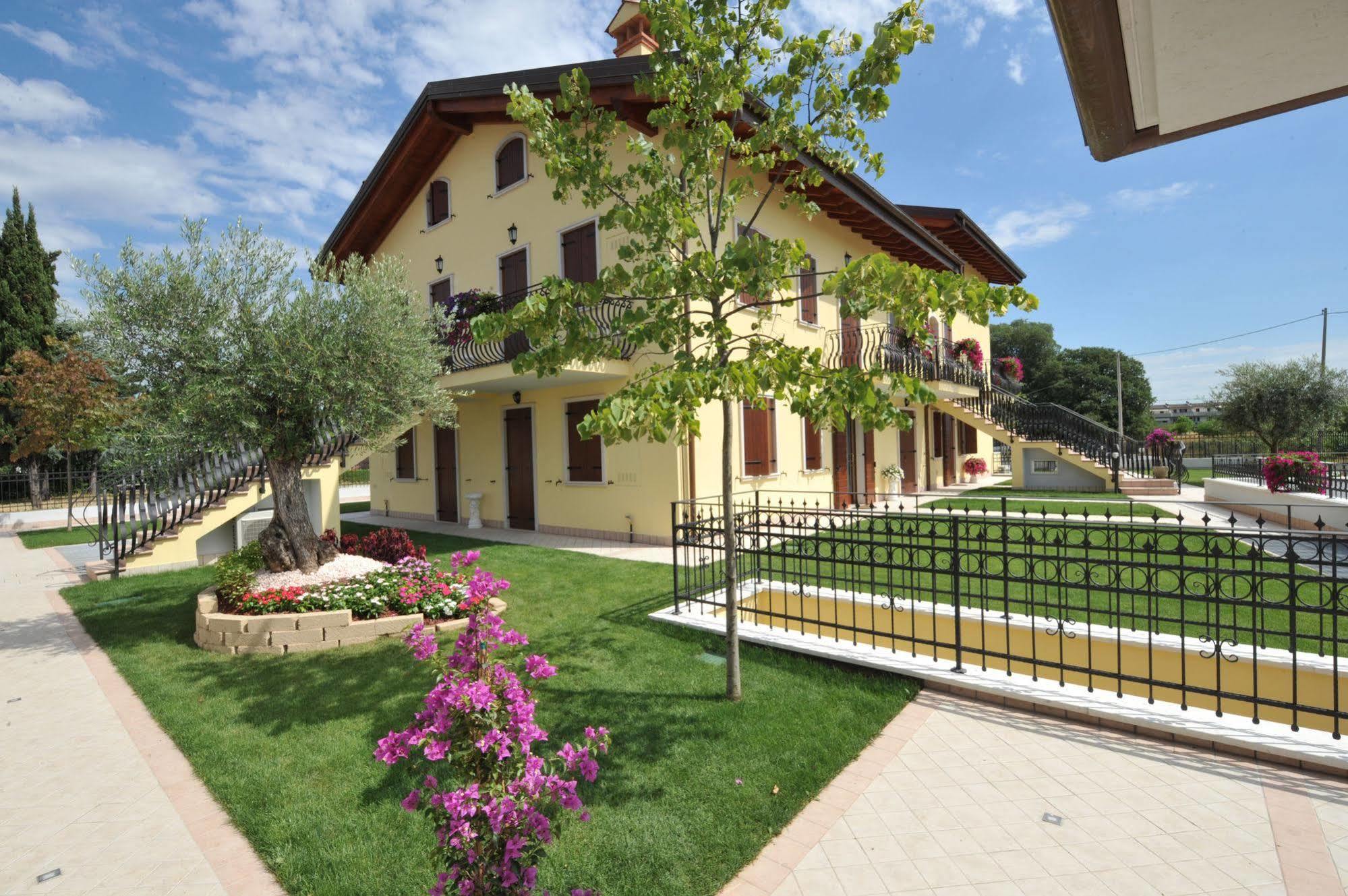 Residenza La Ricciolina Aparthotel Verona Exteriör bild